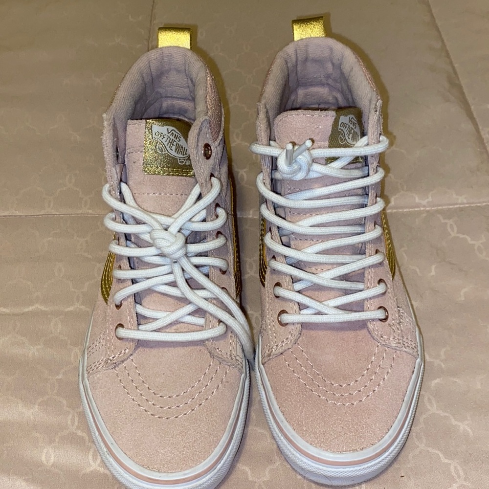 Light pink/gold vans